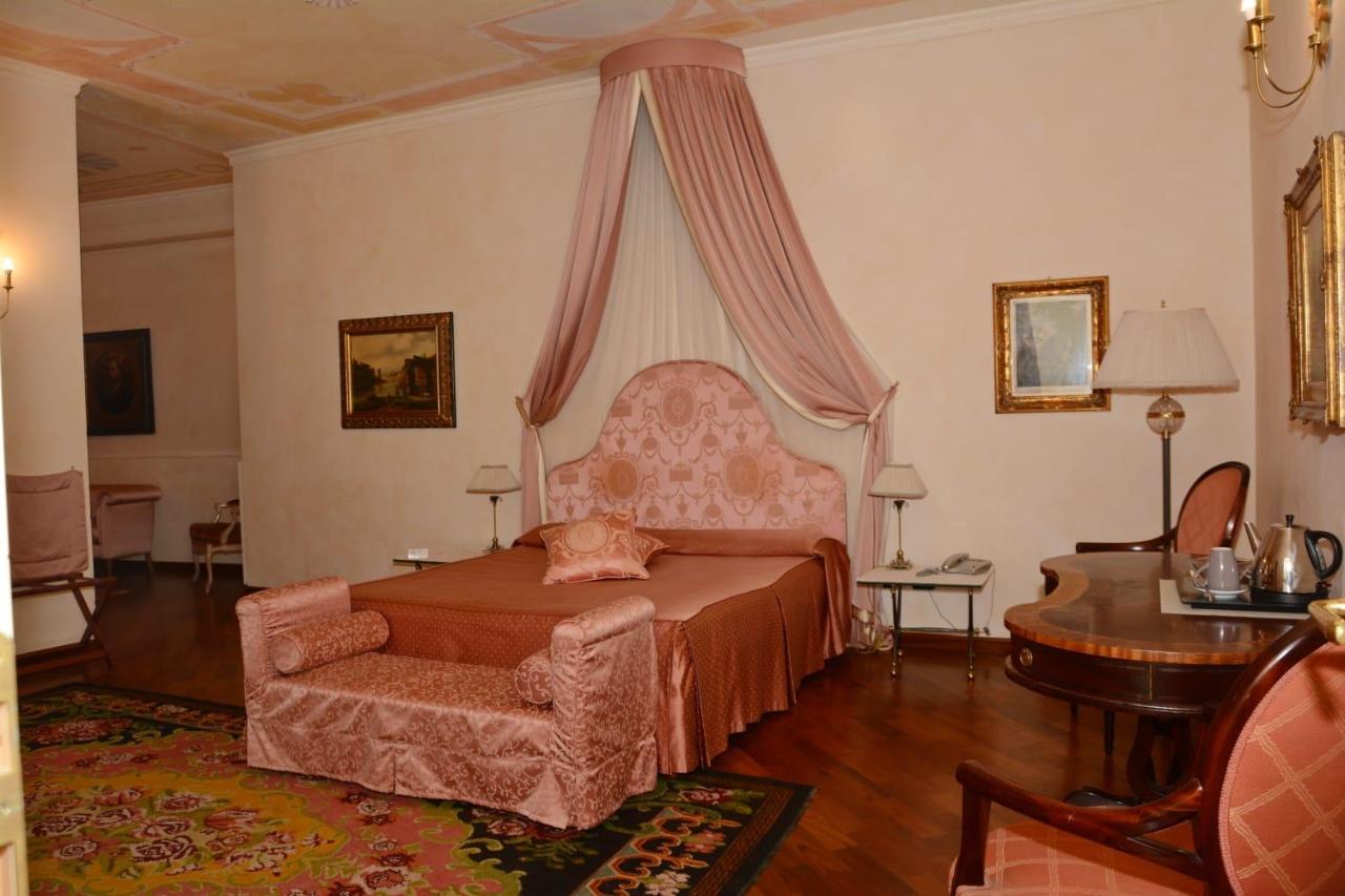 Bed and Breakfast Palazzo Finati Alba  Exterior foto