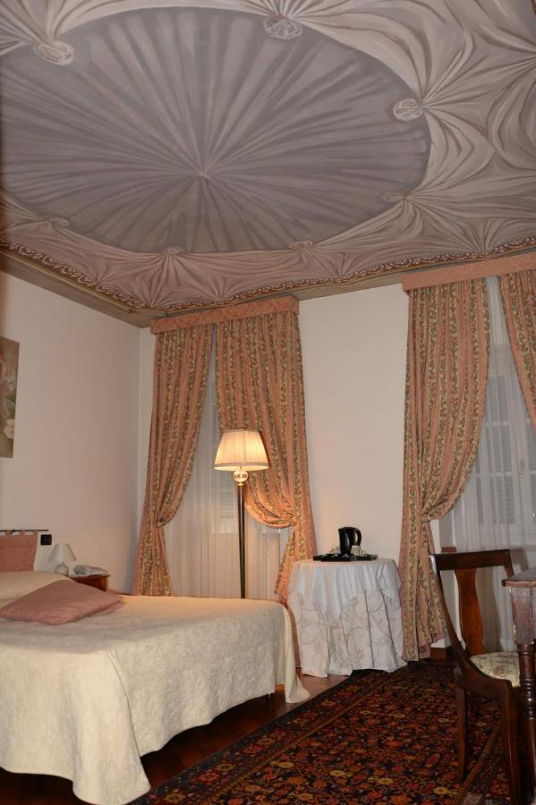 Bed and Breakfast Palazzo Finati Alba  Exterior foto