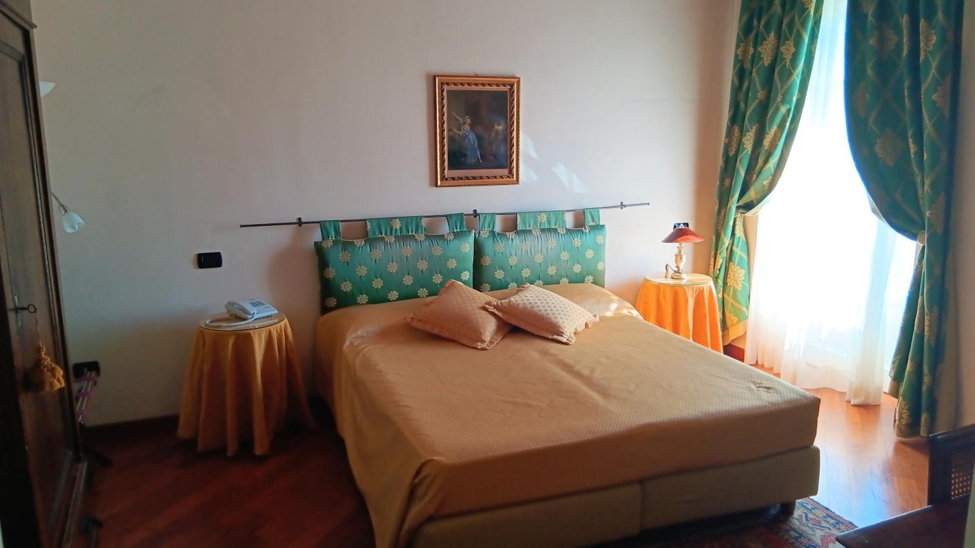 Bed and Breakfast Palazzo Finati Alba  Exterior foto
