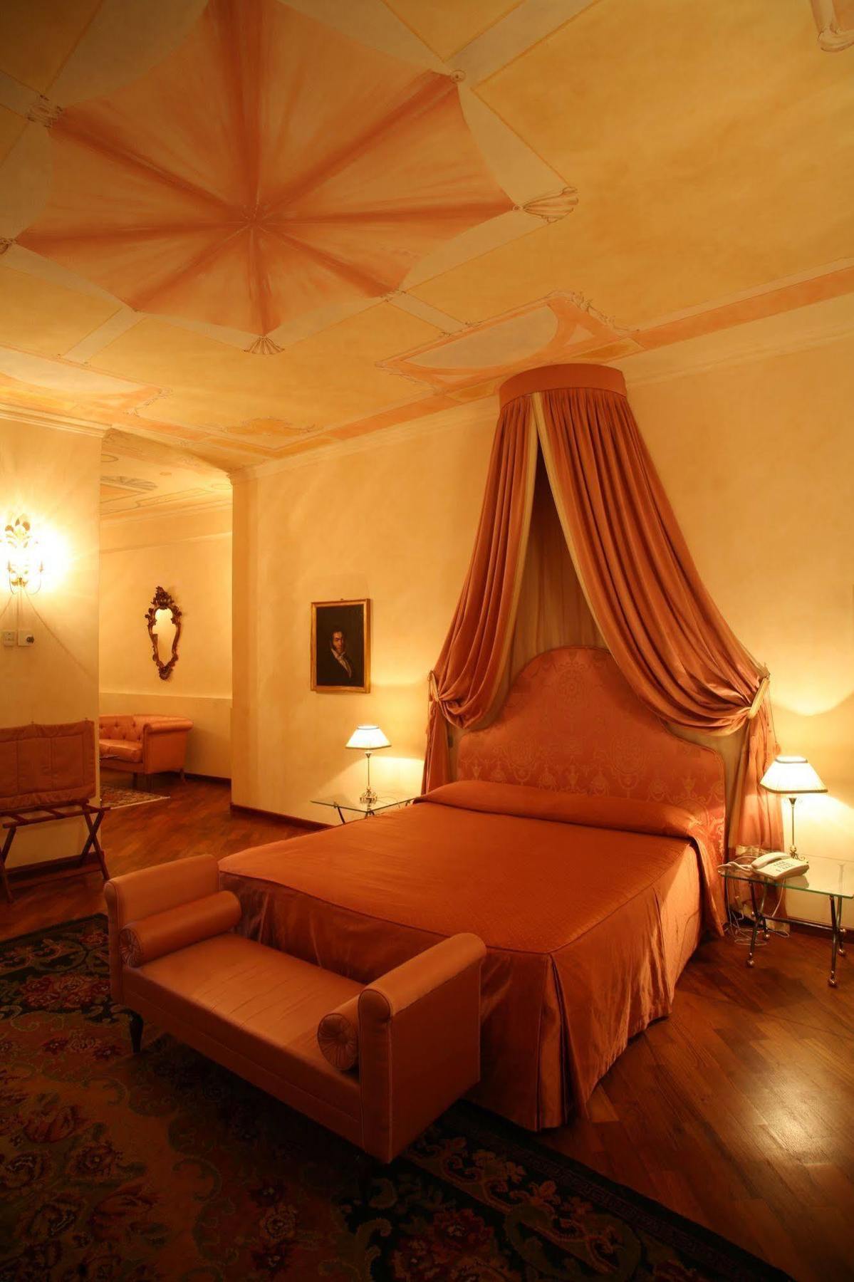 Bed and Breakfast Palazzo Finati Alba  Exterior foto