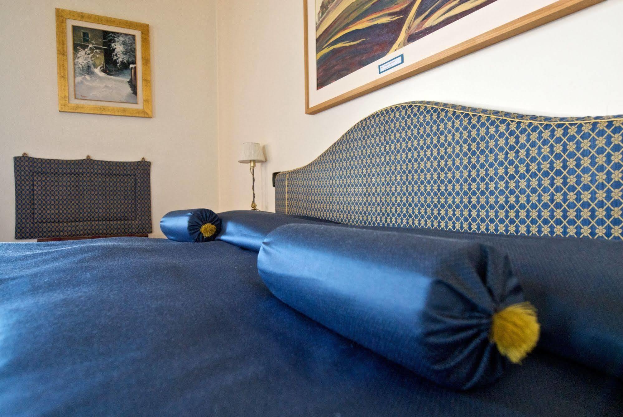 Bed and Breakfast Palazzo Finati Alba  Exterior foto